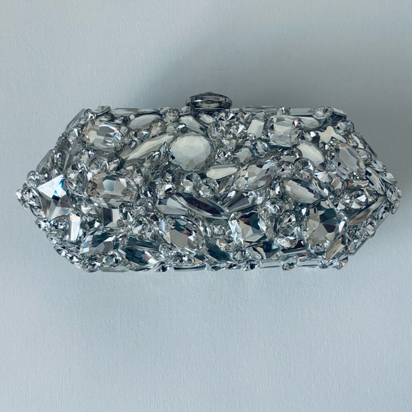 CACHÉ | Crystal Clutch - Picture 3 of 12